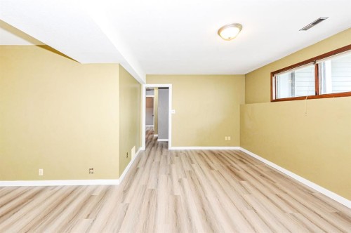 68 Elliott Drive, Camrose, AB - Indoor Photo Showing Other Room