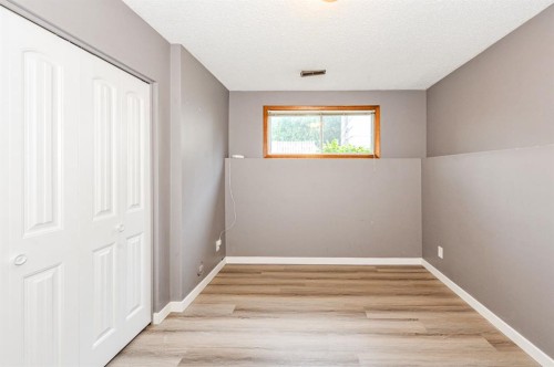 68 Elliott Drive, Camrose, AB - Indoor Photo Showing Other Room