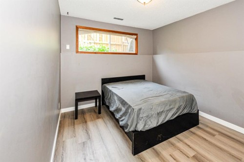 68 Elliott Drive, Camrose, AB - Indoor Photo Showing Bedroom