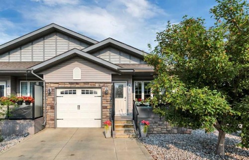 1-7001 52 Street  Lacombe, AB T4L 0H5