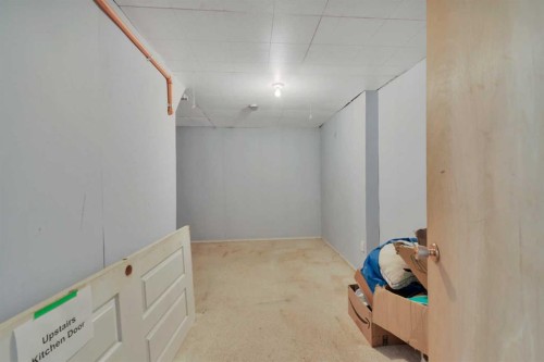 1 Forest Close, Red Deer, AB - Indoor Photo Showing Other Room