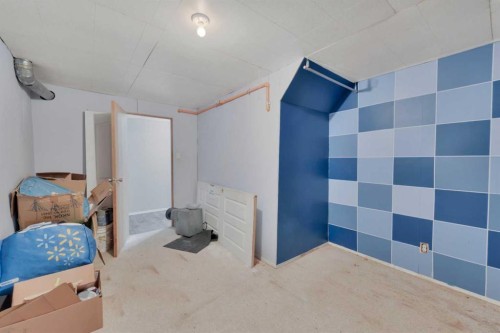 1 Forest Close, Red Deer, AB - Indoor Photo Showing Other Room