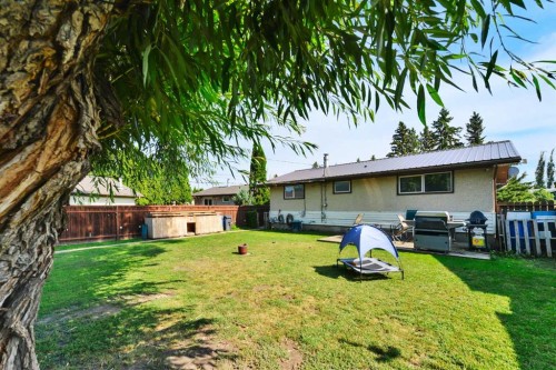 1 Forest Close, Red Deer, AB - Outdoor With Backyard