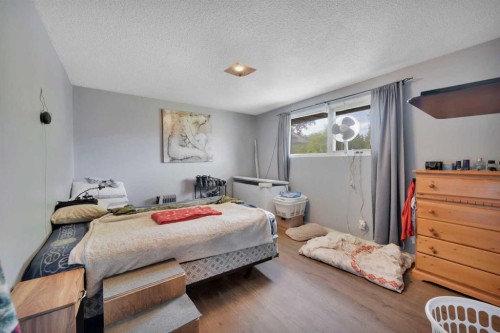 1 Forest Close, Red Deer, AB - Indoor Photo Showing Bedroom