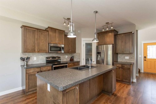 5324 44 Avenue, Red Deer, AB - Indoor Photo Showing Kitchen With Double Sink With Upgraded Kitchen