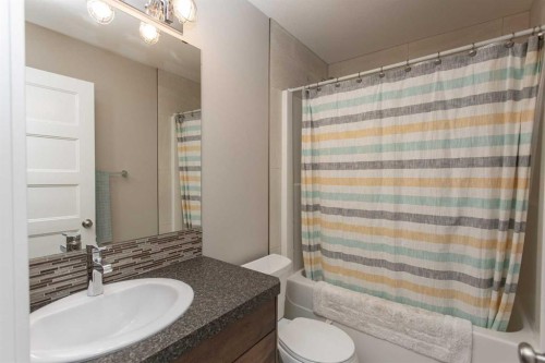 5324 44 Avenue, Red Deer, AB - Indoor Photo Showing Bathroom
