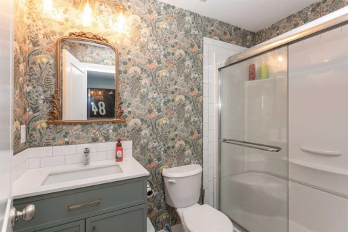 5324 44 Avenue, Red Deer, AB - Indoor Photo Showing Bathroom