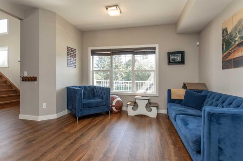 5324 44 Avenue, Red Deer, AB - Indoor Photo Showing Living Room