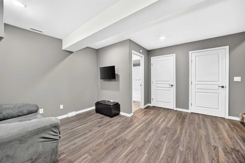 31 Crestview Boulevard, Sylvan Lake, AB - Indoor Photo Showing Other Room