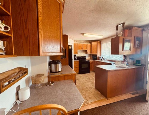 47 Patterson Crescent, Red Deer, AB - Indoor Photo Showing Kitchen