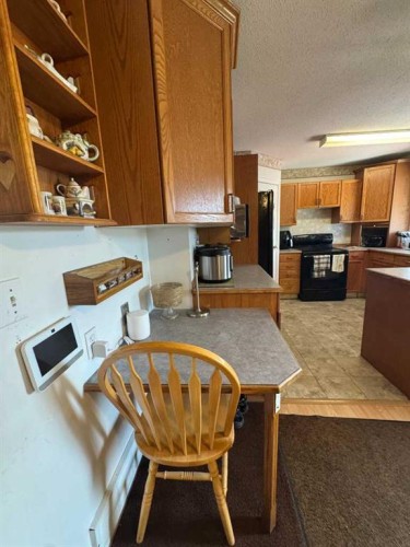 47 Patterson Crescent, Red Deer, AB - Indoor Photo Showing Kitchen