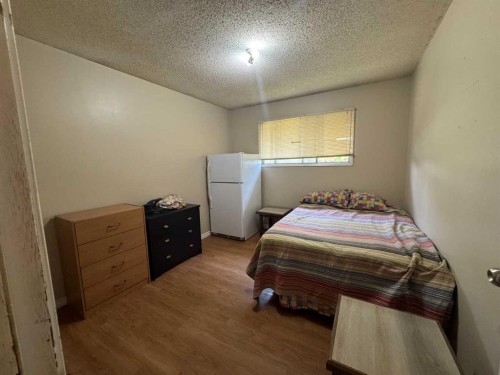 47 Patterson Crescent, Red Deer, AB - Indoor Photo Showing Bedroom