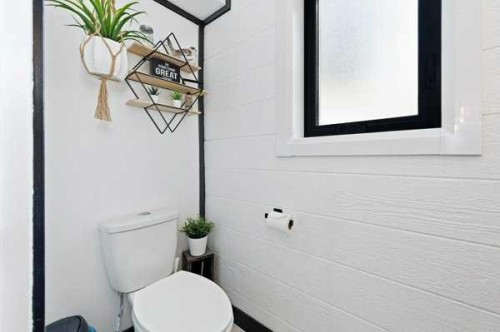 13 Assinger Avenue, Red Deer, AB - Indoor Photo Showing Bathroom