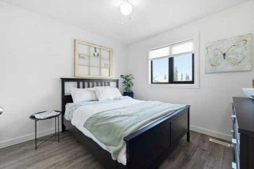 13 Assinger Avenue, Red Deer, AB - Indoor Photo Showing Bedroom