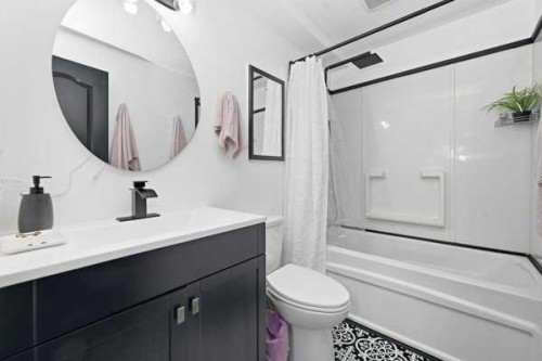 13 Assinger Avenue, Red Deer, AB - Indoor Photo Showing Bathroom