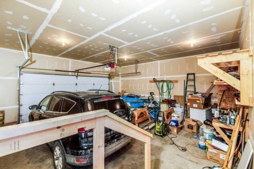 77 Alderwood Close, Blackfalds, AB - Indoor Photo Showing Garage