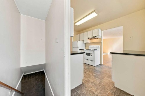 4216 37 Street, Red Deer, AB 