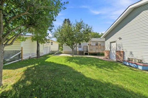 4216 37 Street, Red Deer, AB 