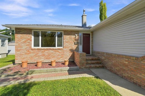 4216 37 Street, Red Deer, AB 