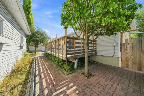 4216 37 Street, Red Deer, AB 