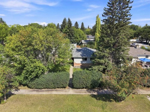 4216 37 Street, Red Deer, AB 