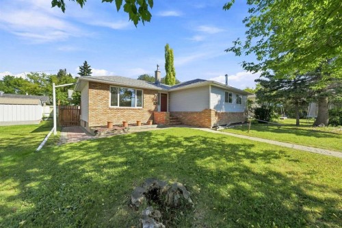 4216 37 Street, Red Deer, AB 