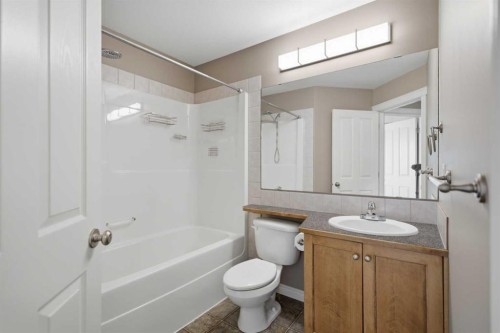 34 Kanten Close, Red Deer, AB - Indoor Photo Showing Bathroom