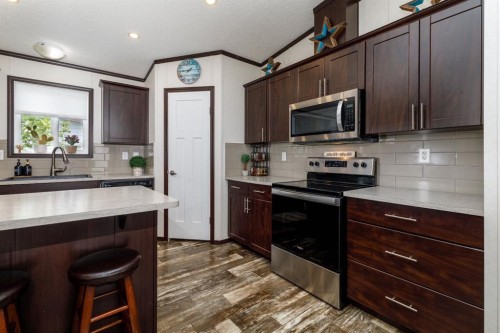4705 45 Avenue, Alix, AB - Indoor Photo Showing Kitchen