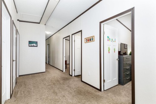 4705 45 Avenue, Alix, AB - Indoor Photo Showing Other Room