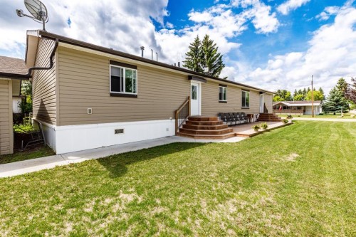 4705 45 Avenue, Alix, AB - Outdoor