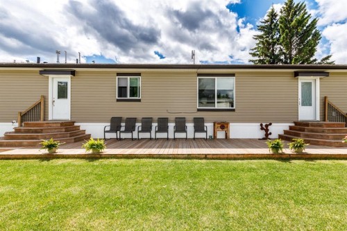 4705 45 Avenue, Alix, AB - Outdoor With Deck Patio Veranda