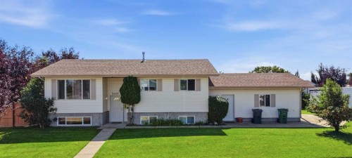 5401 58 Avenue Close  Ponoka, AB T4J 1P8