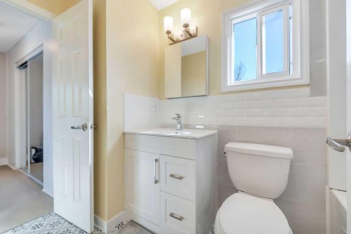 57 Newton Drive, Penhold, AB - Indoor Photo Showing Bathroom