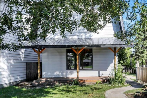 57 Newton Drive, Penhold, AB - Outdoor
