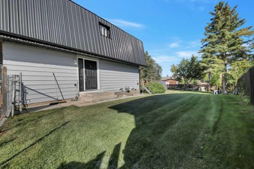 57 Newton Drive, Penhold, AB - Outdoor