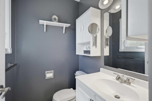 7 Halman Crescent, Red Deer, AB - Indoor Photo Showing Bathroom