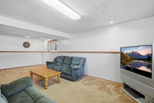 7 Halman Crescent, Red Deer, AB - Indoor Photo Showing Living Room