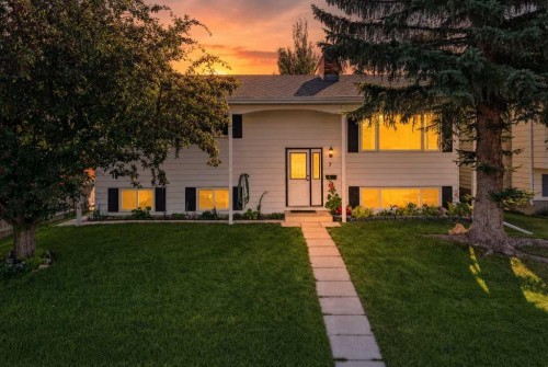 7 Halman Crescent  Red Deer, AB T4N 6J9