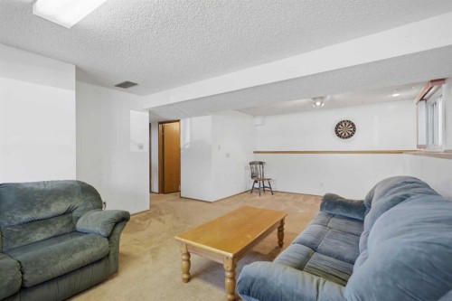 7 Halman Crescent, Red Deer, AB - Indoor Photo Showing Living Room