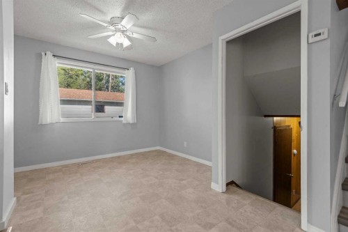 602 Royal Drive, Trochu, AB - Indoor Photo Showing Other Room