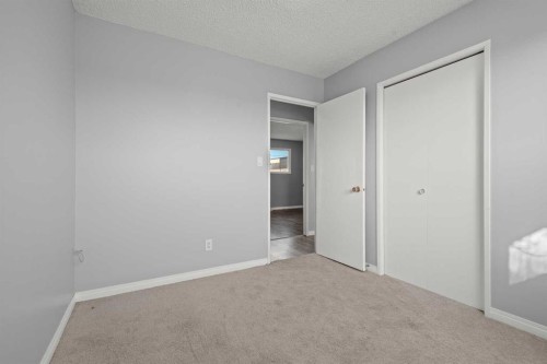 602 Royal Drive, Trochu, AB - Indoor Photo Showing Other Room