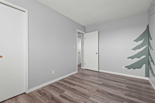 602 Royal Drive, Trochu, AB - Indoor Photo Showing Other Room
