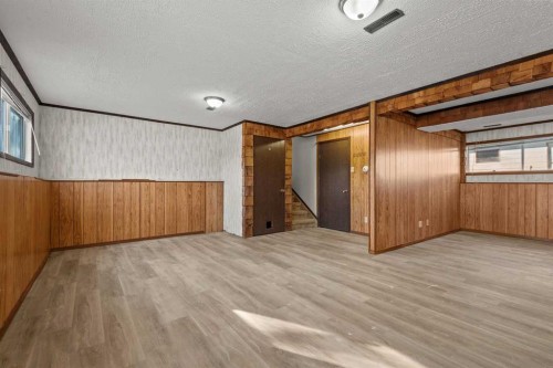 602 Royal Drive, Trochu, AB - Indoor Photo Showing Other Room