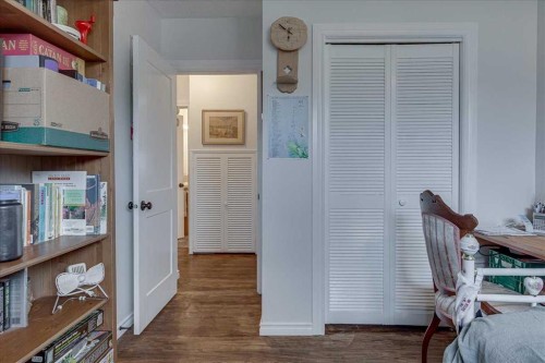 109 Selkirk Boulevard, Red Deer, AB - Indoor Photo Showing Bedroom