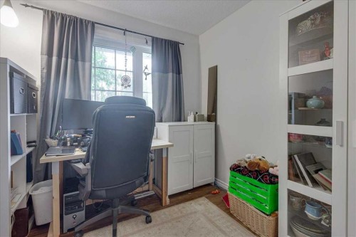 109 Selkirk Boulevard, Red Deer, AB - Indoor Photo Showing Office