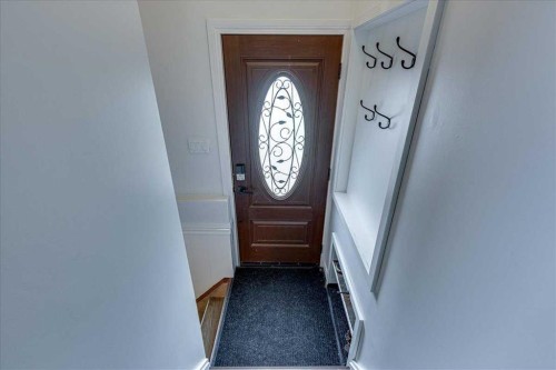 109 Selkirk Boulevard, Red Deer, AB - Indoor Photo Showing Other Room
