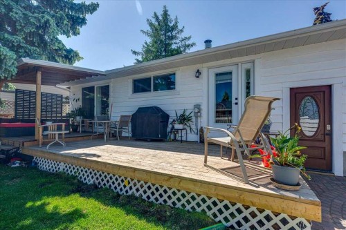 109 Selkirk Boulevard, Red Deer, AB - Outdoor With Deck Patio Veranda