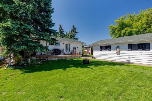109 Selkirk Boulevard, Red Deer, AB - Outdoor With Deck Patio Veranda
