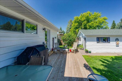 109 Selkirk Boulevard, Red Deer, AB - Outdoor With Exterior