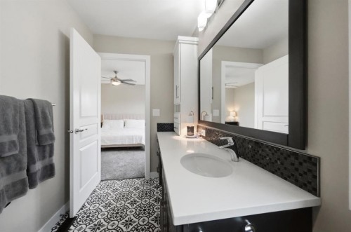 137 Hampton Crescent, Sylvan Lake, AB - Indoor Photo Showing Bathroom